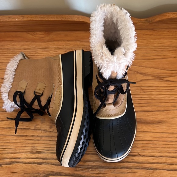 Sorel lined boots - Picture 2 of 2